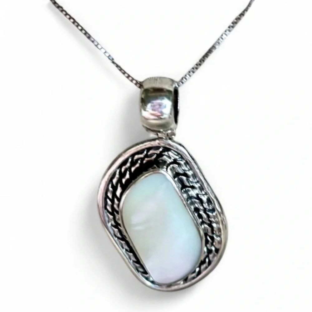 950 Silver MOP Mother Pearl Statement Pendant Necklace Asymmetrical Boho Coastal - Picture 1 of 10